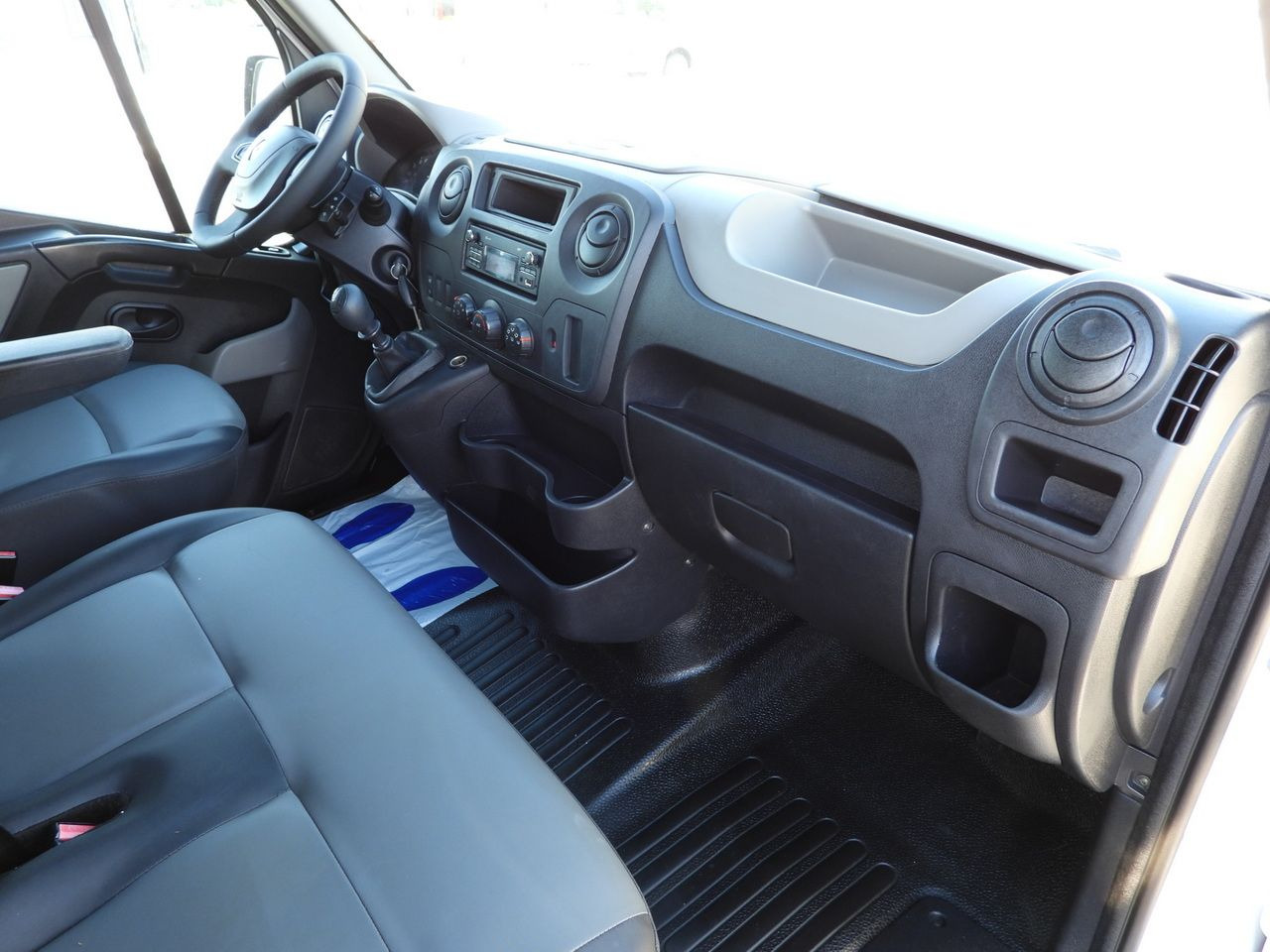 Furgoneta pequeña RENAULT MASTER BOX DELIVERY VAN 7 SEATS CRUISE CONTROL AIR CONDITIONING  110HP: foto 30