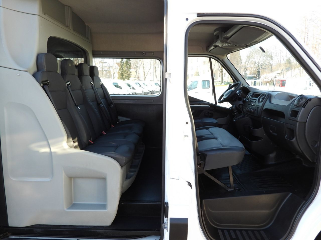 Furgoneta pequeña RENAULT MASTER BOX DELIVERY VAN 7 SEATS CRUISE CONTROL AIR CONDITIONING  110HP: foto 31