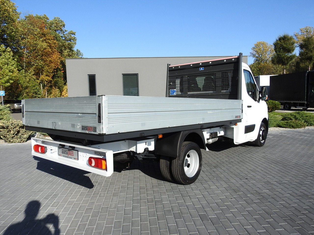 RENAULT MASTER STAKE BODY CRUISE CONTROL AIR CONDITIONING LED LIGHTS TWIN WHEELS 130HP - Furgoneta caja abierta: foto 3 RENAULT MASTER STAKE BODY CRUISE CONTROL AIR CONDITIONING LED LIGHTS TWIN WHEELS 130HP - Furgoneta caja abierta: foto 3