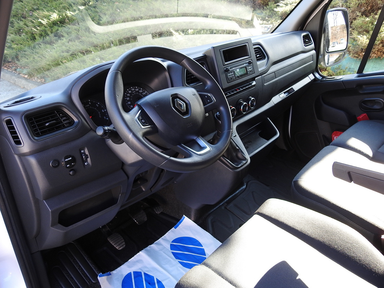 RENAULT MASTER TARPAULIN 10 PALLETS WEBASTO CRUISE CONTROL AIR CONDITIONING LED LIGHTS 165HP - Furgoneta con lona: foto 2 RENAULT MASTER TARPAULIN 10 PALLETS WEBASTO CRUISE CONTROL AIR CONDITIONING LED LIGHTS 165HP - Furgoneta con lona: foto 2