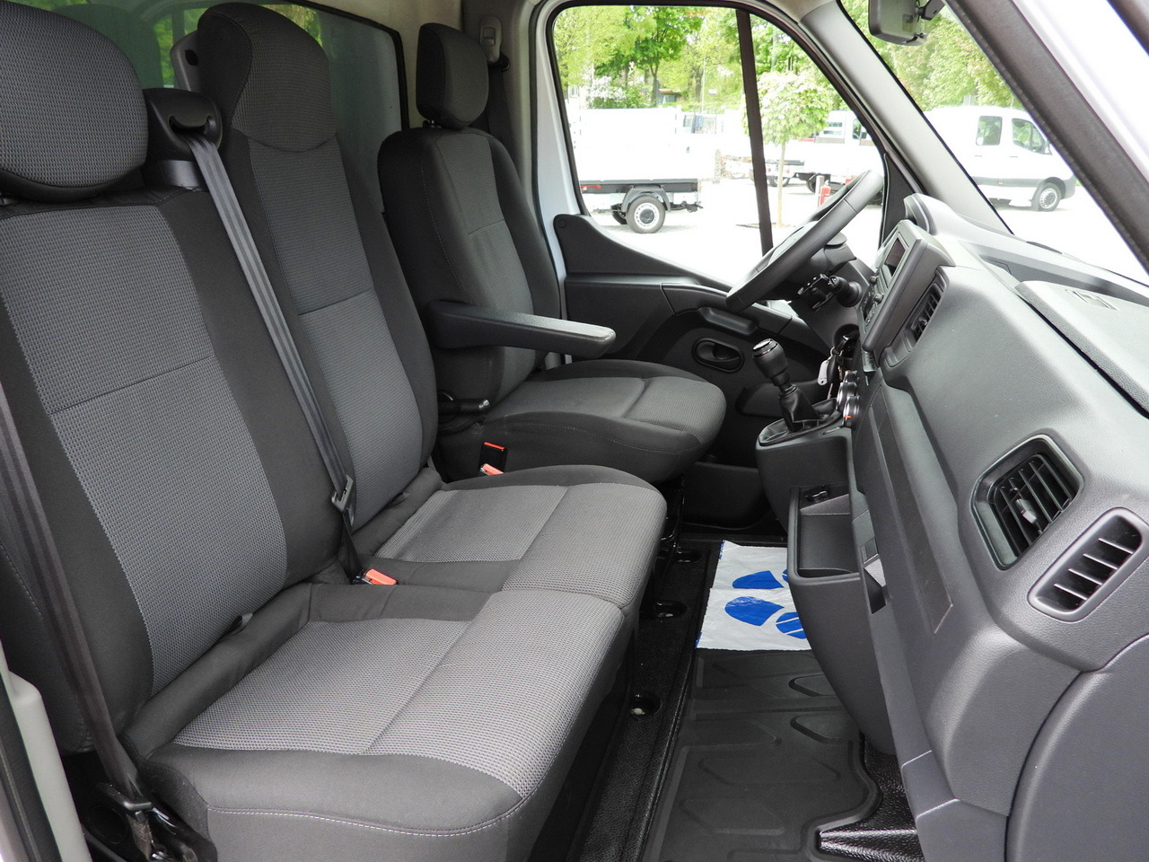 Furgoneta con lona RENAULT MASTER TARPAULIN 10 PALLETS WEBASTO CRUISE CONTROL LED LIGHTS PNEUMATICS AIR CONDITIONING 165HP: foto 43 Furgoneta con lona RENAULT MASTER TARPAULIN 10 PALLETS WEBASTO CRUISE CONTROL LED LIGHTS PNEUMATICS AIR CONDITIONING 165HP: foto 43