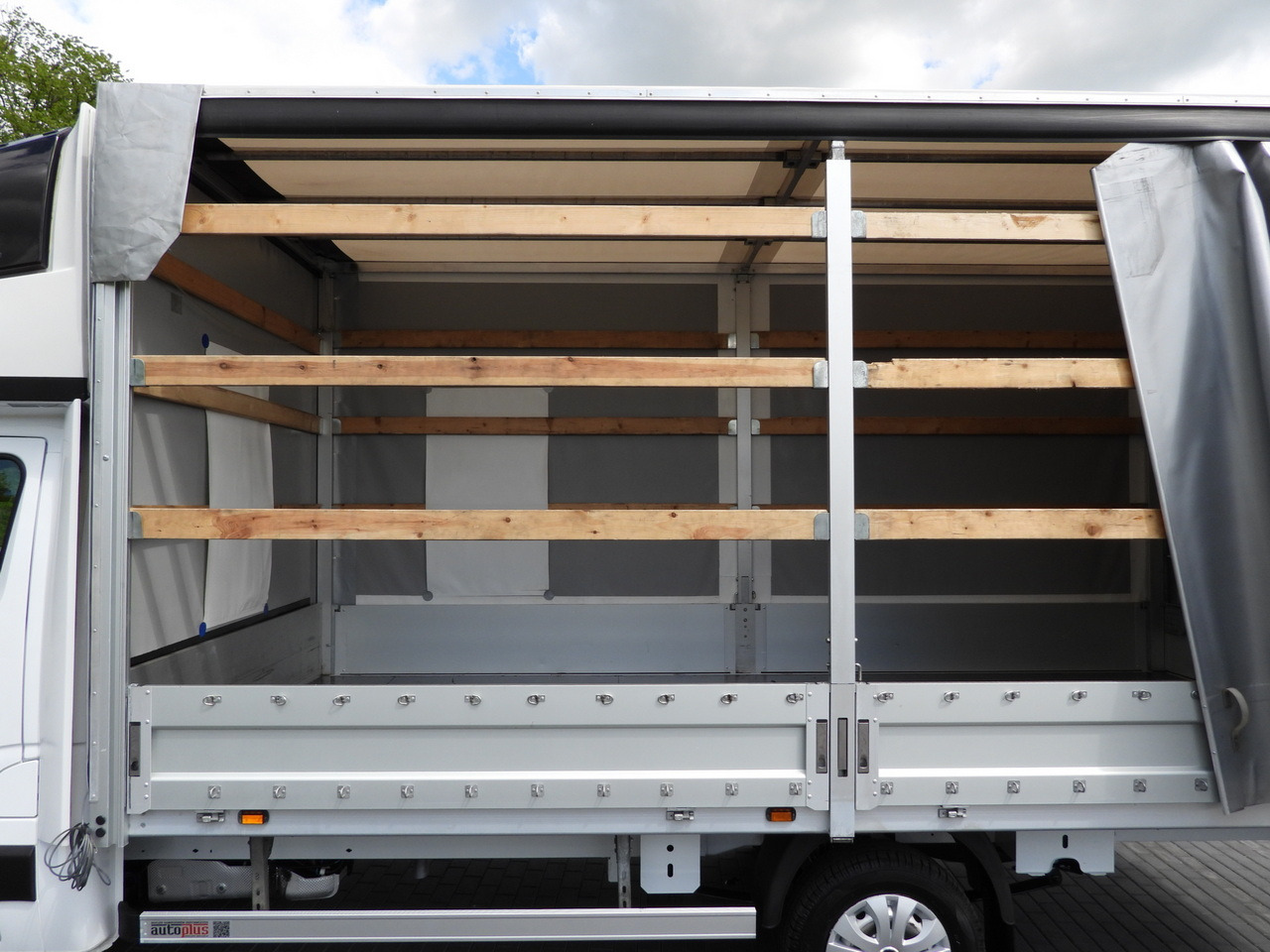 Furgoneta con lona RENAULT MASTER TARPAULIN 10 PALLETS WEBASTO CRUISE CONTROL LED LIGHTS PNEUMATICS AIR CONDITIONING 165HP: foto 24 Furgoneta con lona RENAULT MASTER TARPAULIN 10 PALLETS WEBASTO CRUISE CONTROL LED LIGHTS PNEUMATICS AIR CONDITIONING 165HP: foto 24