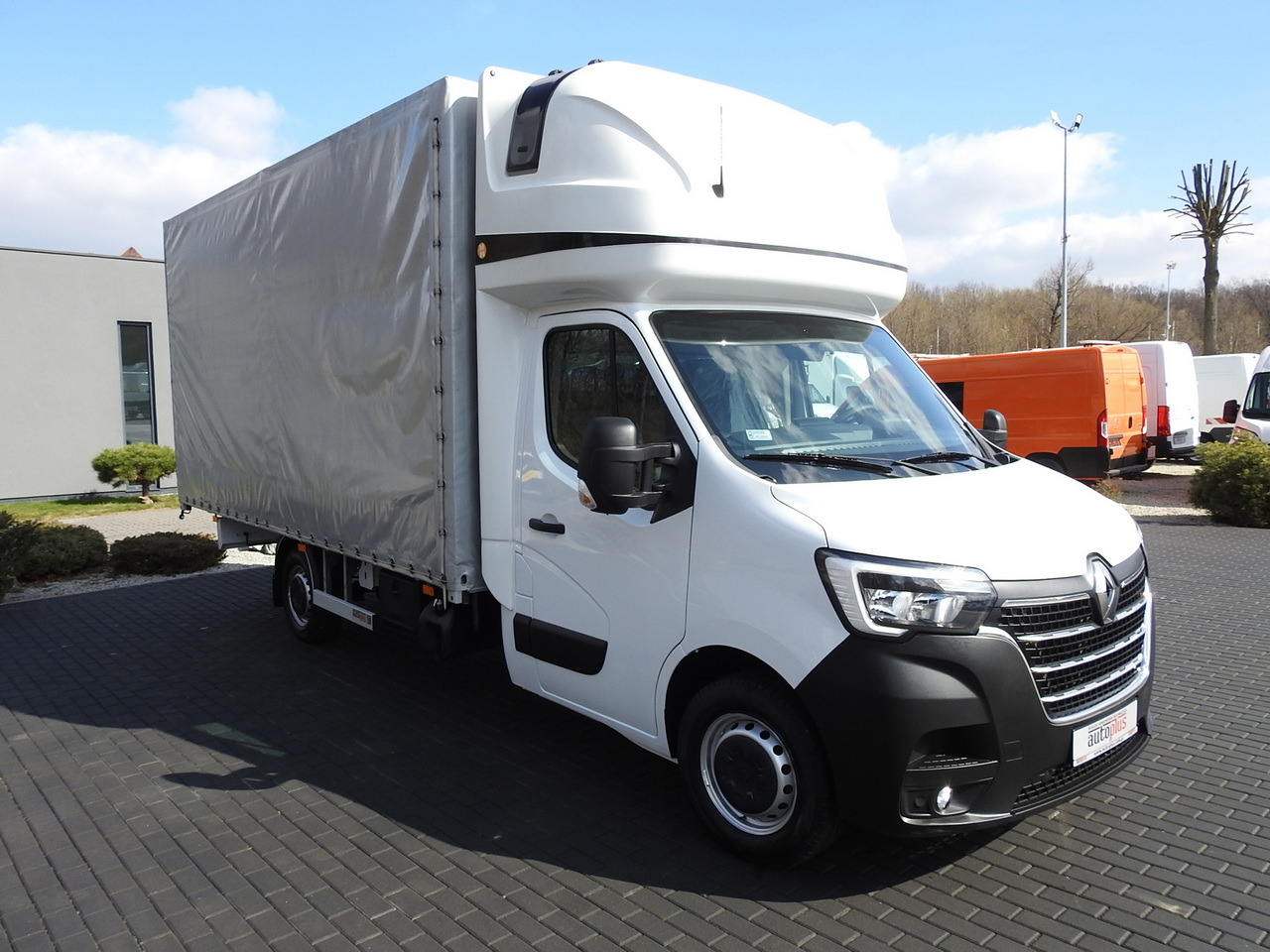 RENAULT MASTER  TARPAULIN 10 PALLETS WEBASTO CRUISE CONTROL LED LIGHTS PNEUMATICS AIR CONDITIONING  165HP - Furgoneta con lona: foto 4 RENAULT MASTER  TARPAULIN 10 PALLETS WEBASTO CRUISE CONTROL LED LIGHTS PNEUMATICS AIR CONDITIONING  165HP - Furgoneta con lona: foto 4