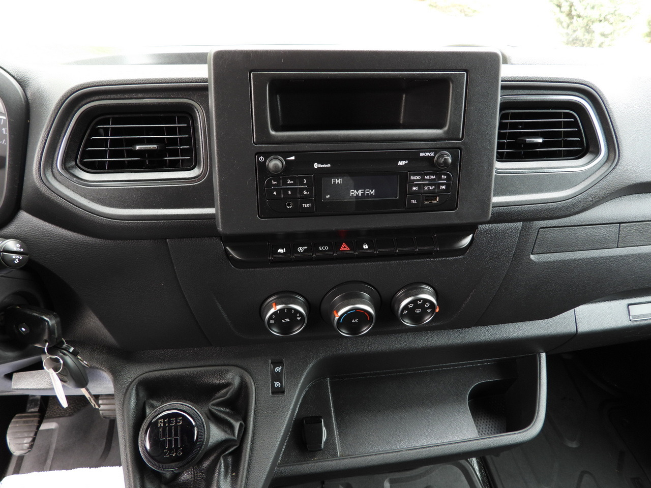 Furgoneta con lona RENAULT MASTER TARPAULIN 10 PALLETS WEBASTO CRUISE CONTROL LED LIGHTS PNEUMATICS AIR CONDITIONING 165HP: foto 36 Furgoneta con lona RENAULT MASTER TARPAULIN 10 PALLETS WEBASTO CRUISE CONTROL LED LIGHTS PNEUMATICS AIR CONDITIONING 165HP: foto 36