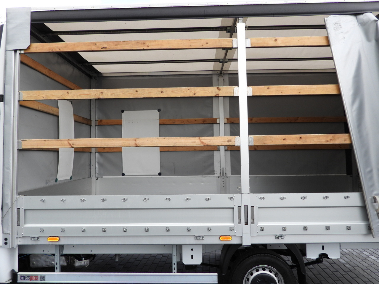 Furgoneta con lona RENAULT MASTER  TARPAULIN 10 PALLETS WEBASTO CRUISE CONTROL LED LIGHTS PNEUMATICS AIR CONDITIONING  165HP: foto 22