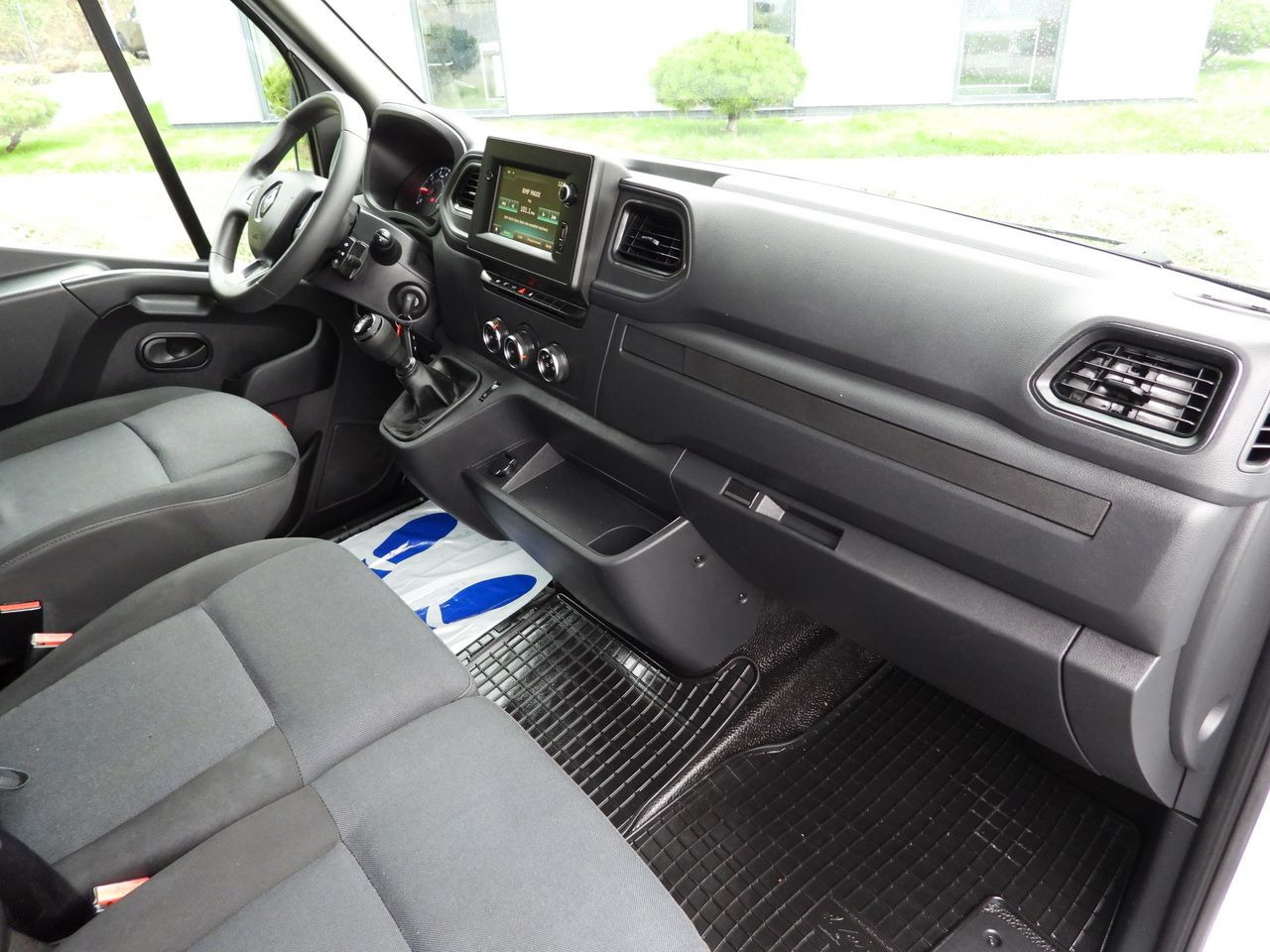 Furgoneta con lona RENAULT MASTER TARPAULIN 12 PALLETS WEBASTO CRUISE CONTROL NAVIGATION LED LIGHTS PNEUMATICS AIR CONDITIONING 165HP: foto 38 Furgoneta con lona RENAULT MASTER TARPAULIN 12 PALLETS WEBASTO CRUISE CONTROL NAVIGATION LED LIGHTS PNEUMATICS AIR CONDITIONING 165HP: foto 38