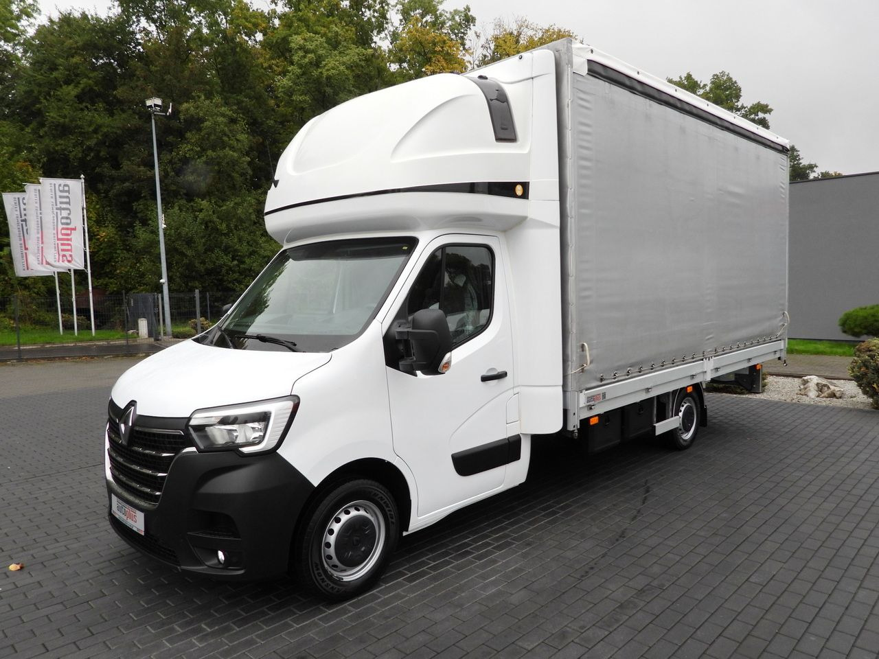 Furgoneta con lona RENAULT MASTER TARPAULIN 12 PALLETS WEBASTO CRUISE CONTROL NAVIGATION LED LIGHTS PNEUMATICS AIR CONDITIONING 165HP: foto 6 Furgoneta con lona RENAULT MASTER TARPAULIN 12 PALLETS WEBASTO CRUISE CONTROL NAVIGATION LED LIGHTS PNEUMATICS AIR CONDITIONING 165HP: foto 6