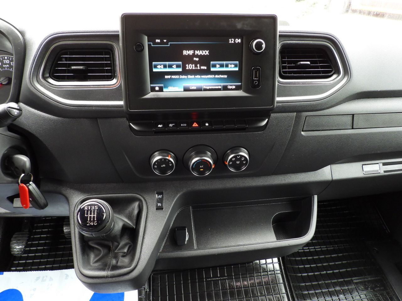 Furgoneta con lona RENAULT MASTER TARPAULIN 12 PALLETS WEBASTO CRUISE CONTROL NAVIGATION LED LIGHTS PNEUMATICS AIR CONDITIONING 165HP: foto 33 Furgoneta con lona RENAULT MASTER TARPAULIN 12 PALLETS WEBASTO CRUISE CONTROL NAVIGATION LED LIGHTS PNEUMATICS AIR CONDITIONING 165HP: foto 33