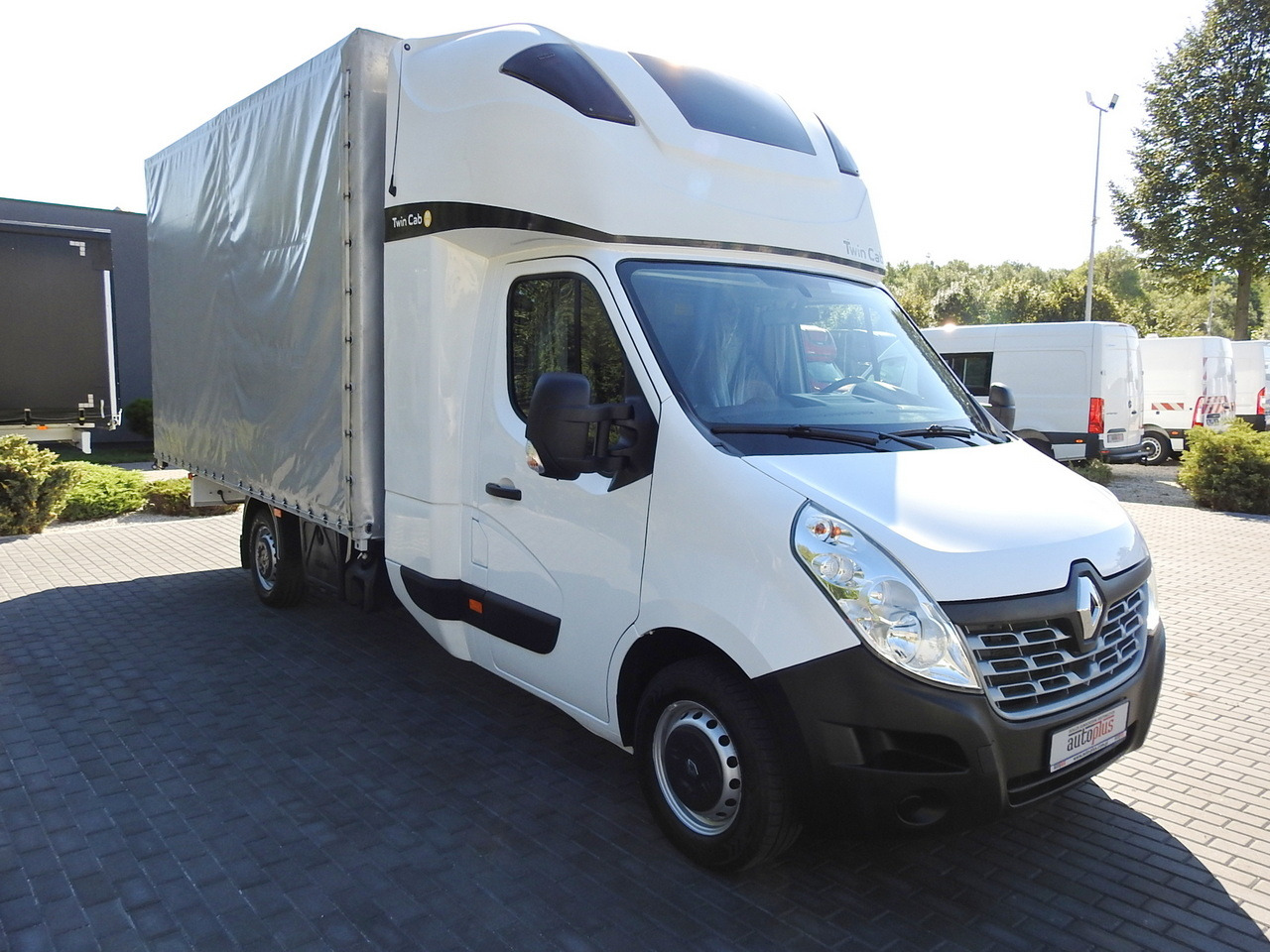 RENAULT MASTER TARPAULIN 8 PALLETS WEBASTO CRUISE CONTROL AIR CONDITIONING PNEUMATICS 170HP - Furgoneta con lona: foto 4 RENAULT MASTER TARPAULIN 8 PALLETS WEBASTO CRUISE CONTROL AIR CONDITIONING PNEUMATICS 170HP - Furgoneta con lona: foto 4