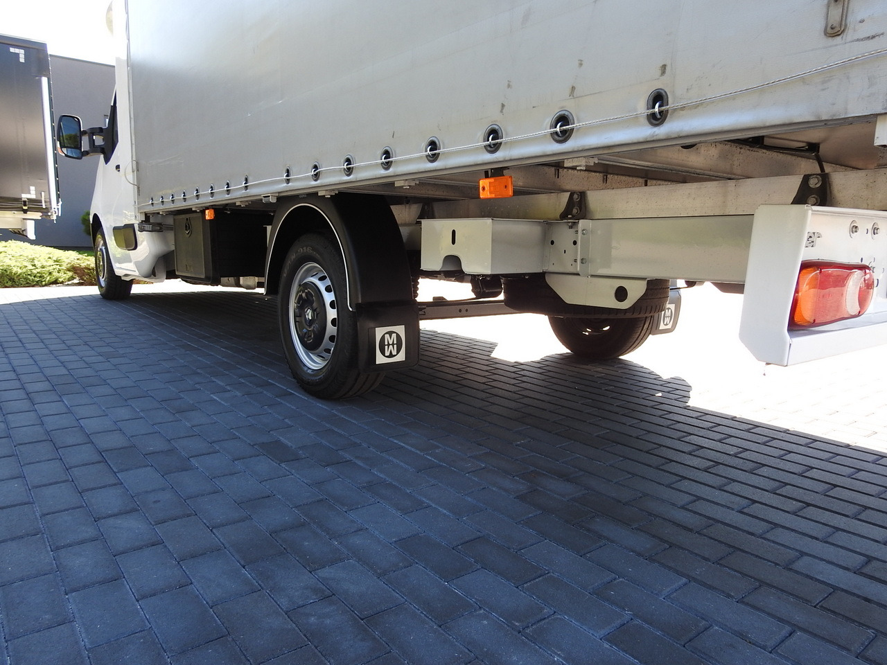 Furgoneta con lona RENAULT MASTER TARPAULIN 8 PALLETS WEBASTO CRUISE CONTROL AIR CONDITIONING PNEUMATICS  170HP: foto 16