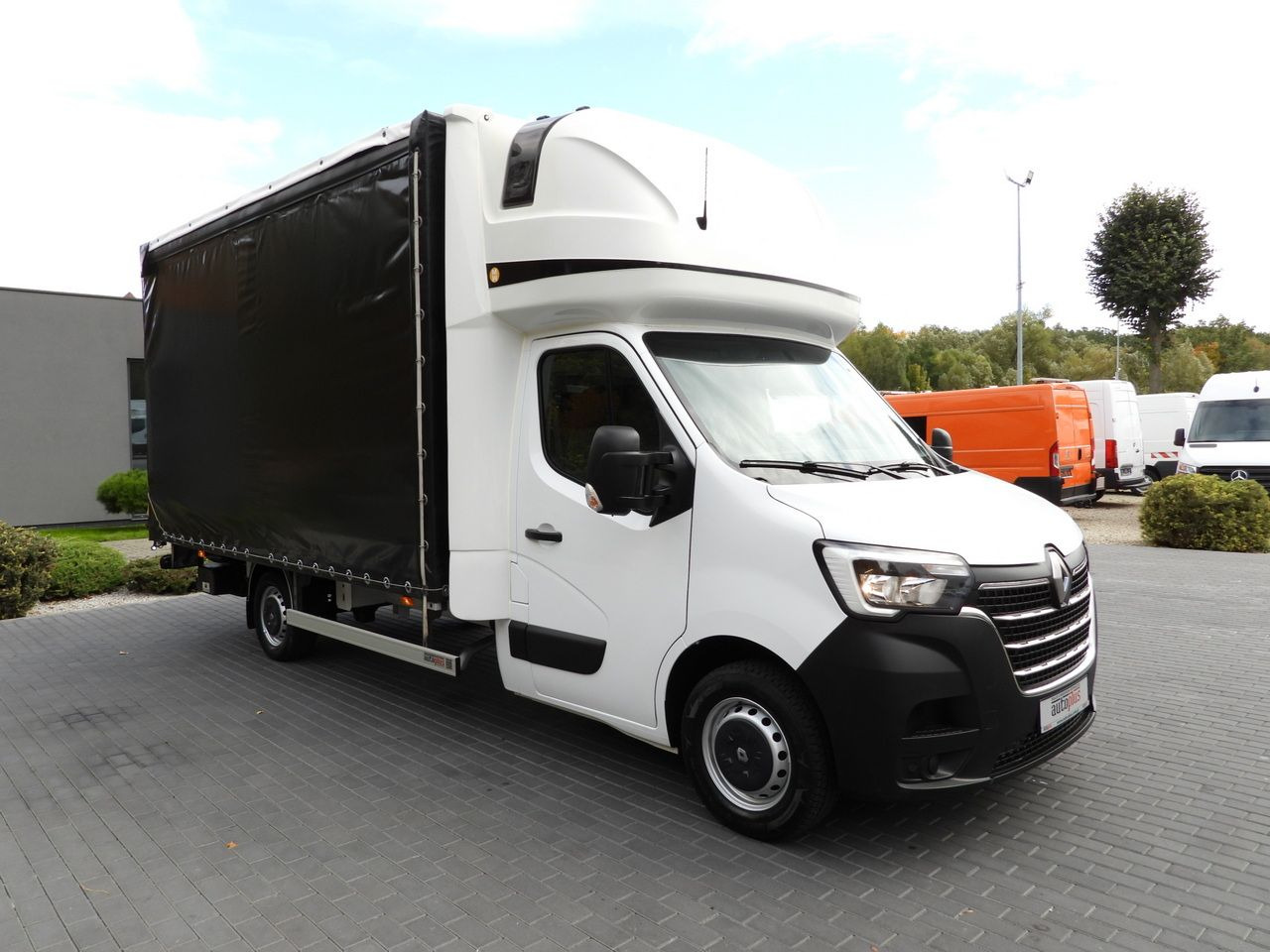 RENAULT MASTER TARPAULIN LIFT 10 PALLETS CRUISE CONTROL LED LIGHTS AIR CONDITIONING 165HP - Furgoneta con lona: foto 4 RENAULT MASTER TARPAULIN LIFT 10 PALLETS CRUISE CONTROL LED LIGHTS AIR CONDITIONING 165HP - Furgoneta con lona: foto 4