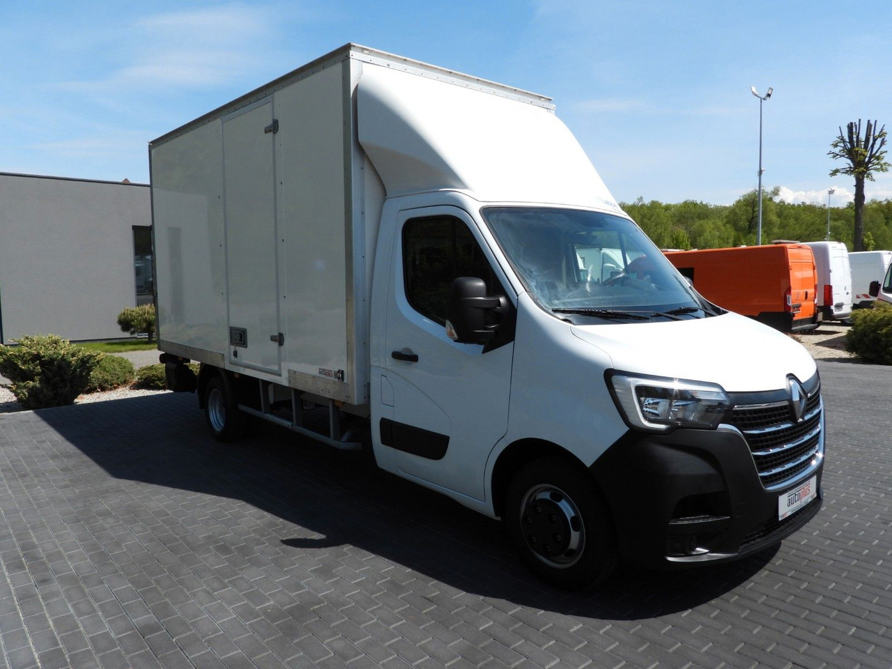 Renault MASTER KOFFER AUFZUG 8 PALETTEN TEMPOMAT NAVI - Furgoneta caja cerrada: foto 4 Renault MASTER KOFFER AUFZUG 8 PALETTEN TEMPOMAT NAVI - Furgoneta caja cerrada: foto 4