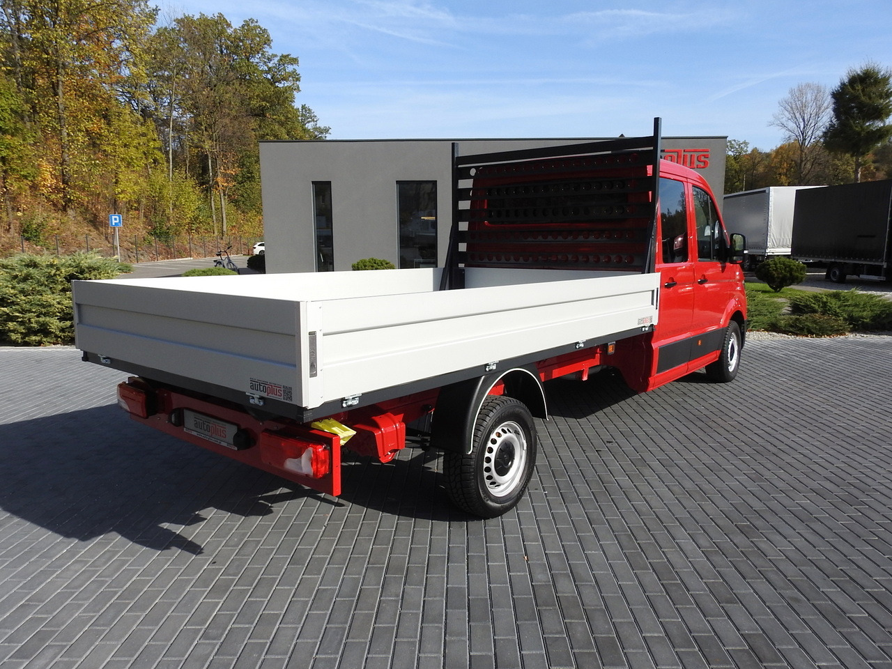 VOLKSWAGEN CRAFTER STAKE BODY DOUBLE CABIN DOKA 7 SEATS AIR CONDITIONING 140HP - Furgoneta caja abierta: foto 3 VOLKSWAGEN CRAFTER STAKE BODY DOUBLE CABIN DOKA 7 SEATS AIR CONDITIONING 140HP - Furgoneta caja abierta: foto 3
