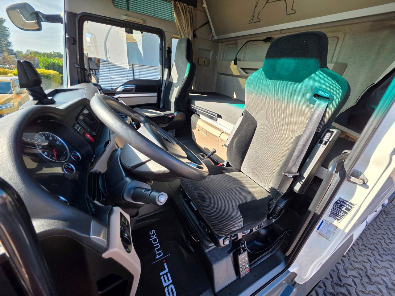 Cabeza tractora MAN TGX 18.460 4X2 LLS-U: foto 27