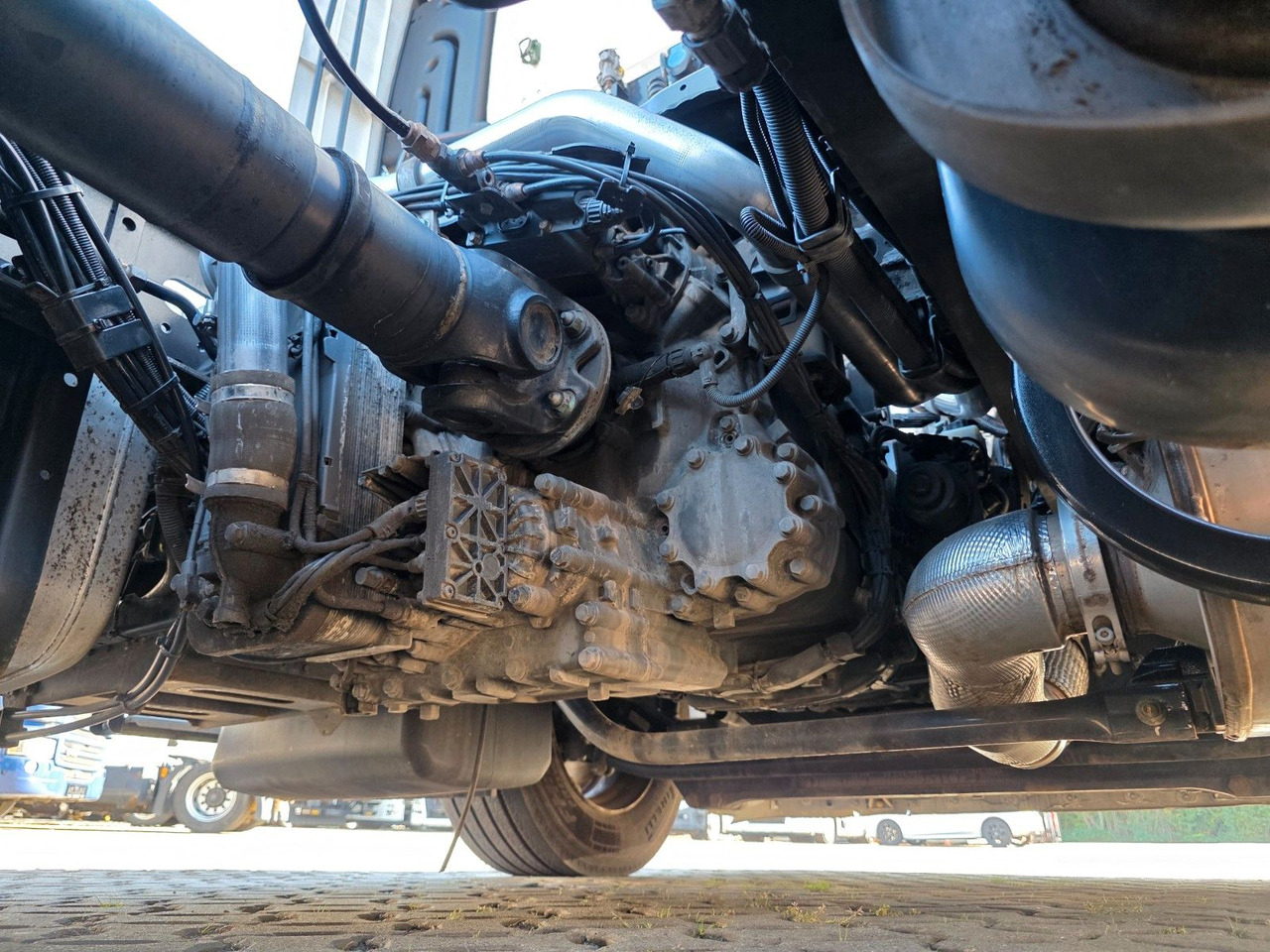 Cabeza tractora MAN TGX 18.460 4X2 LLS-U: foto 20