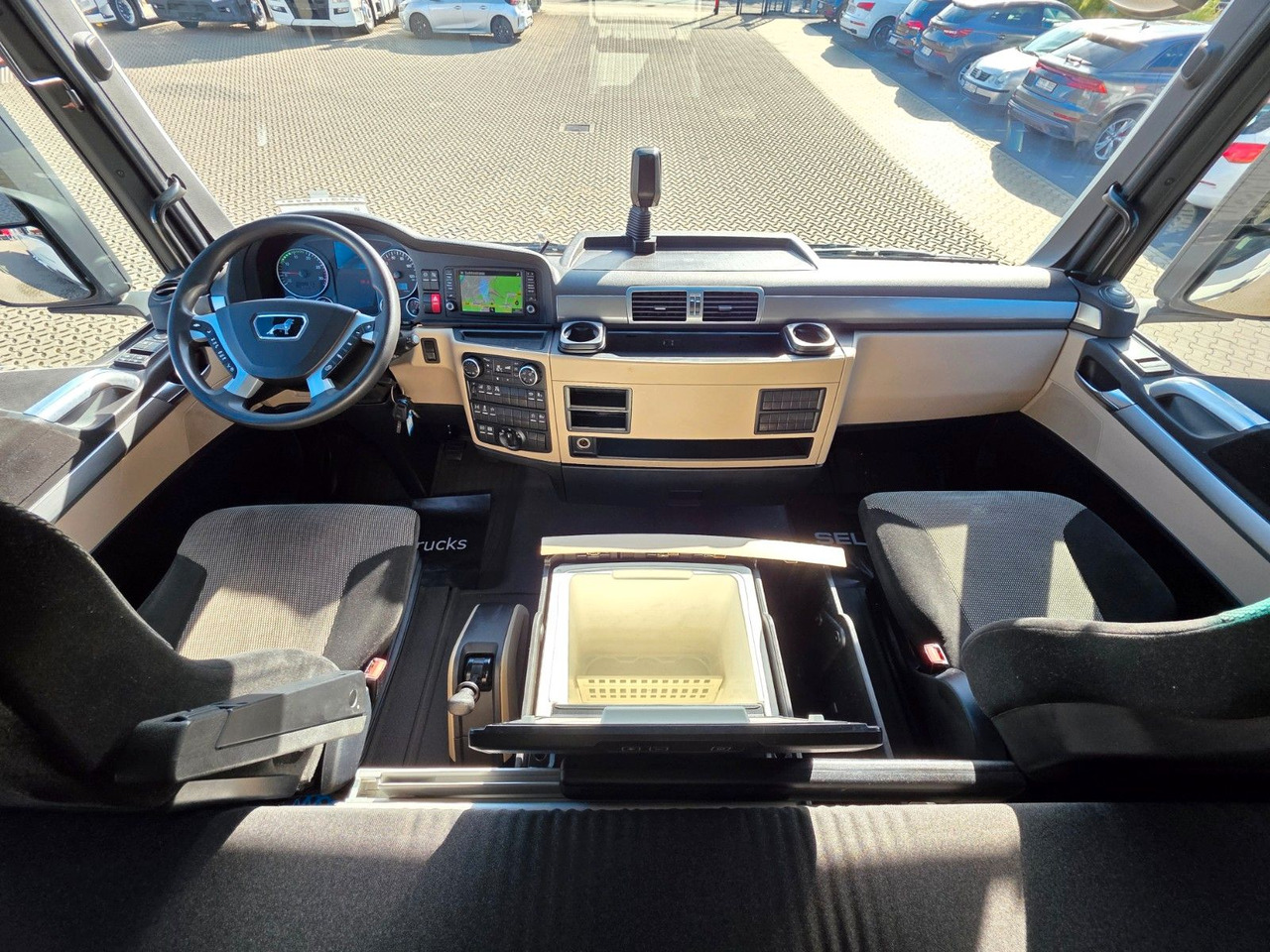 Cabeza tractora MAN TGX 18.460 4X2 LLS-U: foto 35