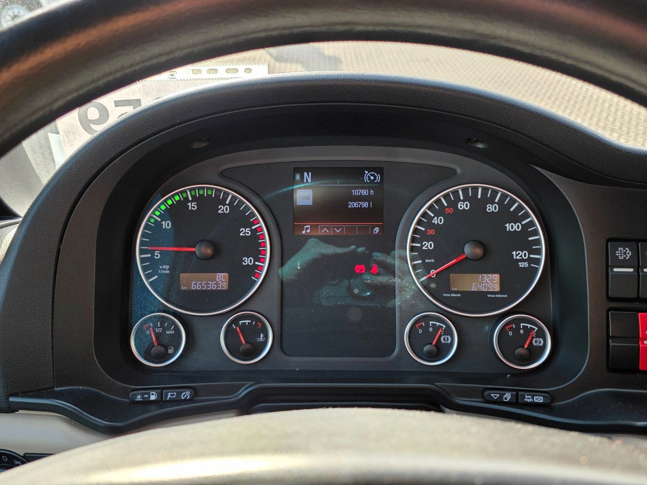 Cabeza tractora MAN TGX 18.500 4x2 BLS / Retarder / 2 Tanks: foto 39 Cabeza tractora MAN TGX 18.500 4x2 BLS / Retarder / 2 Tanks: foto 39