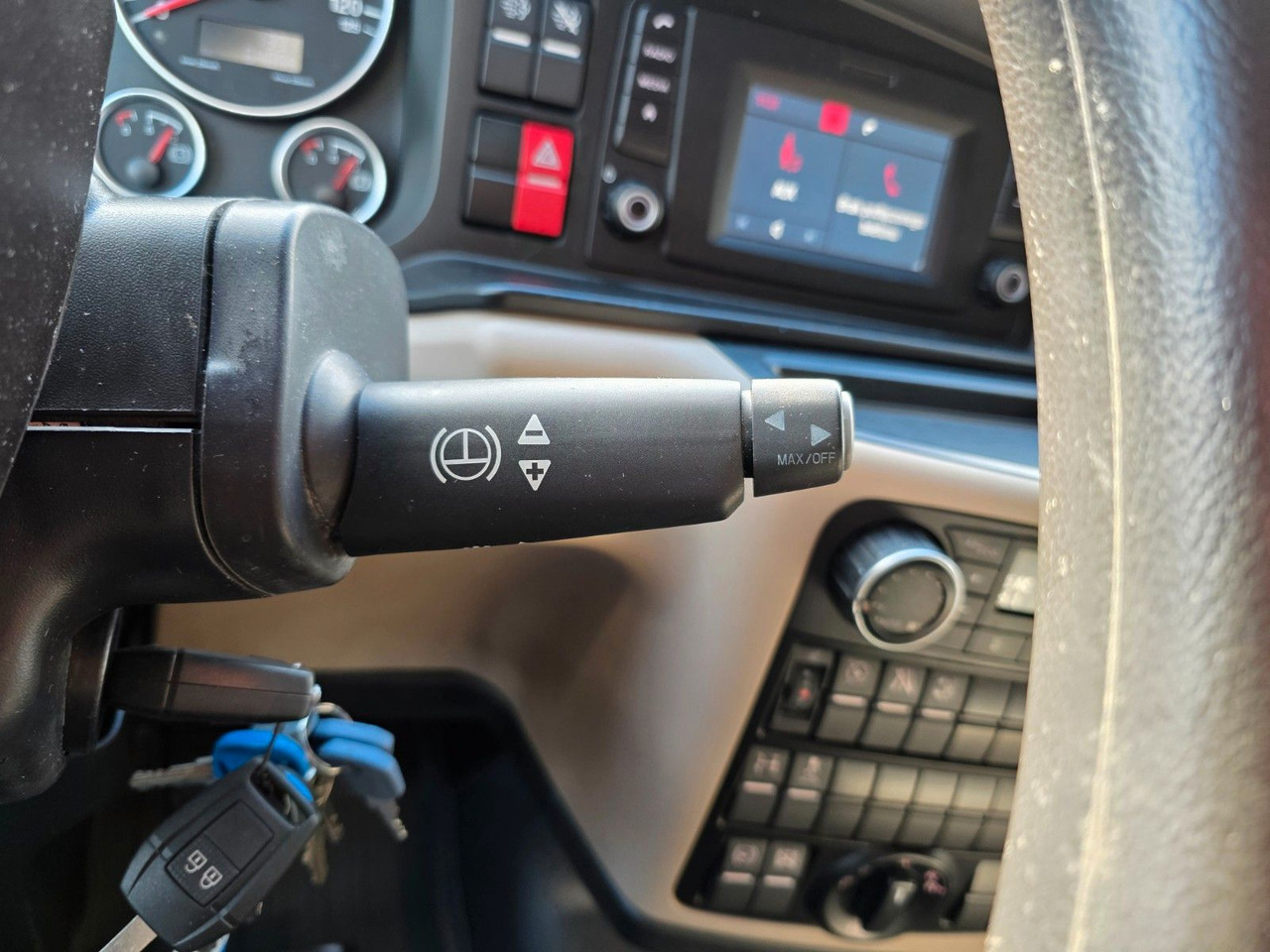 Cabeza tractora MAN TGX 18.500 4x2 BLS / Retarder / 2 Tanks: foto 43 Cabeza tractora MAN TGX 18.500 4x2 BLS / Retarder / 2 Tanks: foto 43