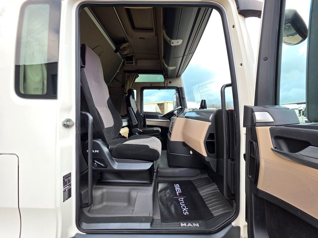 Cabeza tractora MAN TGX 18.500 4x2 BLS / Retarder / 2 Tanks: foto 30 Cabeza tractora MAN TGX 18.500 4x2 BLS / Retarder / 2 Tanks: foto 30