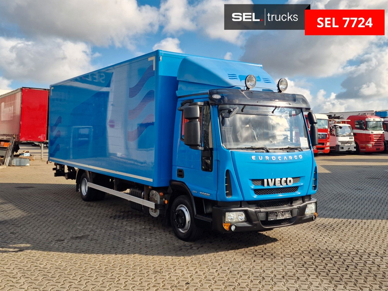 Iveco Eurocargo 100E22 / Ladebordwand / 3 Sitzen - Camión caja cerrada: foto 3 Iveco Eurocargo 100E22 / Ladebordwand / 3 Sitzen - Camión caja cerrada: foto 3