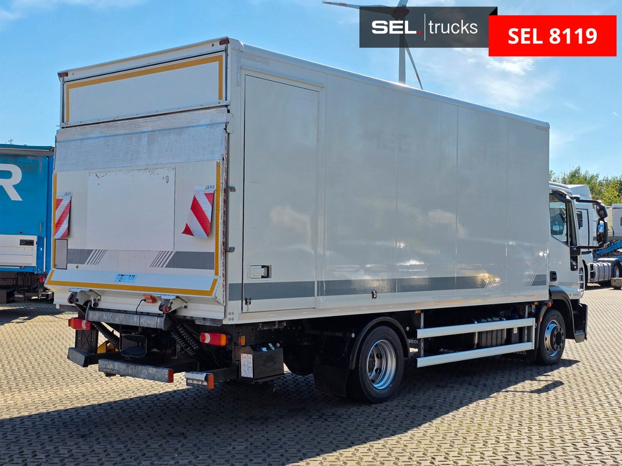 Iveco Eurocargo 120E28 / Ladebordwand - Camión caja cerrada: foto 5 Iveco Eurocargo 120E28 / Ladebordwand - Camión caja cerrada: foto 5