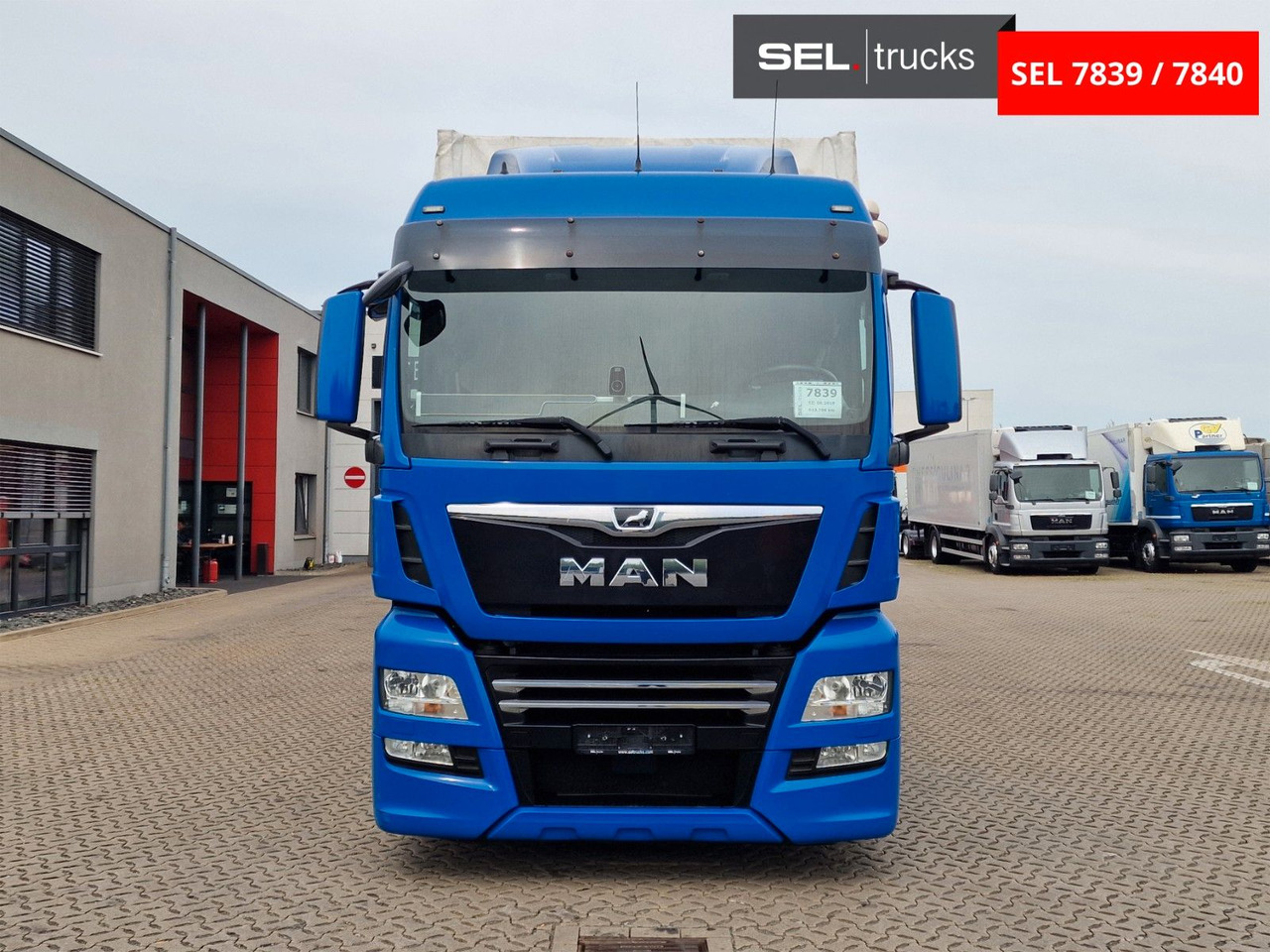 MAN TGX 18.500 4x2 LL-U /Intarder/Druchlade/Hubdach - Camión lona: foto 2 MAN TGX 18.500 4x2 LL-U /Intarder/Druchlade/Hubdach - Camión lona: foto 2