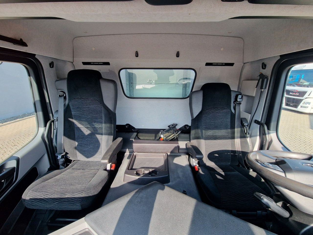 Camión grúa Mercedes-Benz Antos 2540 / Fernbedienung / Lenkachse: foto 20