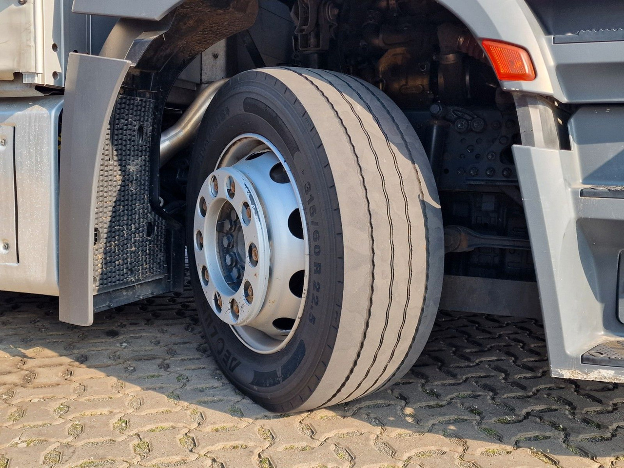 Camión grúa Mercedes-Benz Antos 2540 / Fernbedienung / Lenkachse: foto 26