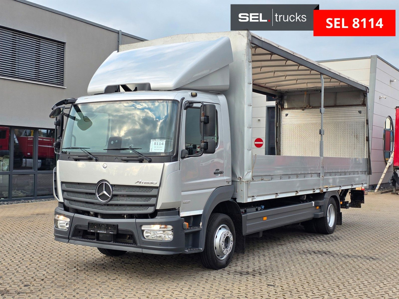 Mercedes-Benz Atego 1221 / Ladebordwand - Camión lona: foto 1 Mercedes-Benz Atego 1221 / Ladebordwand - Camión lona: foto 1