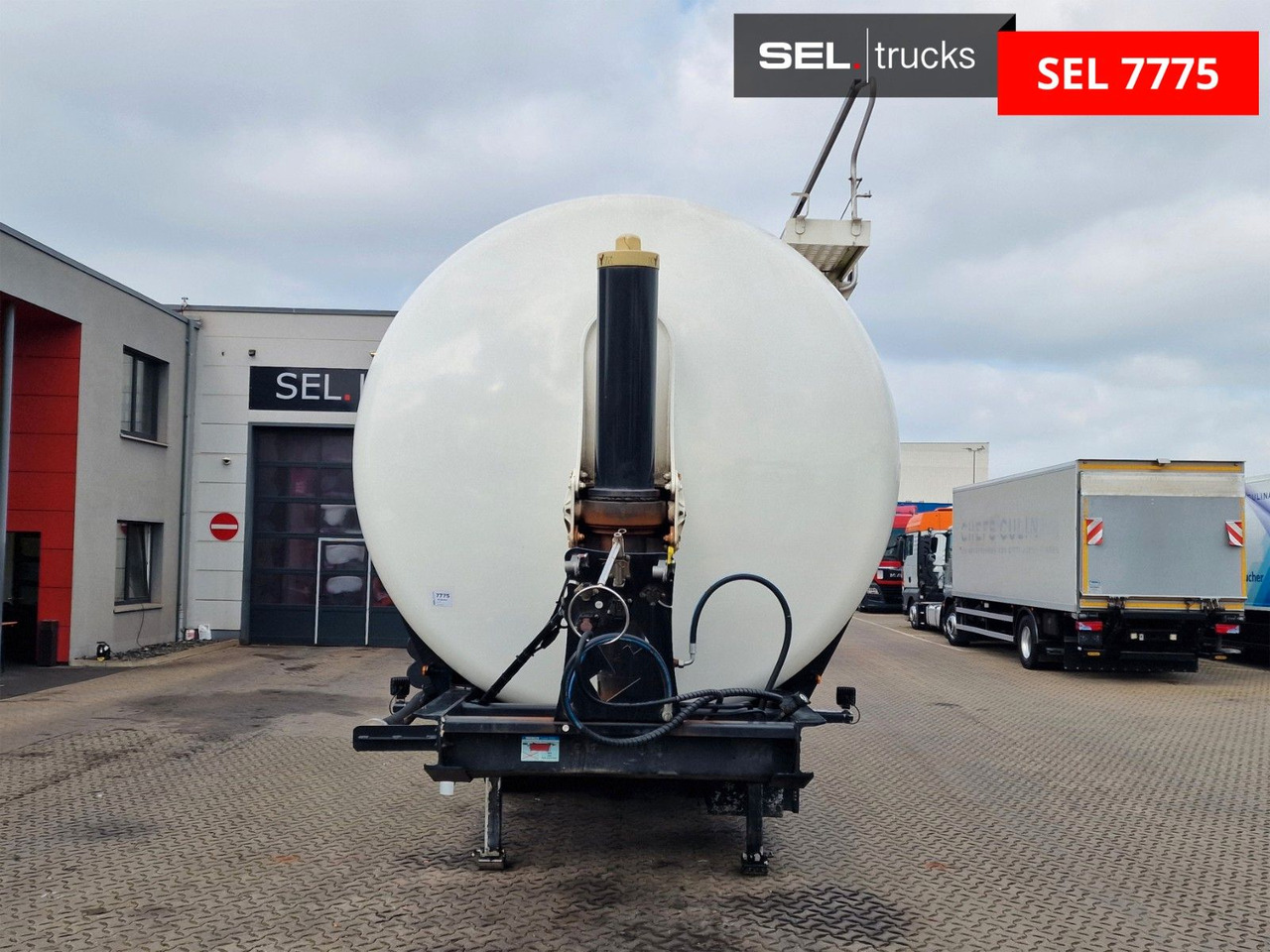 Spitzer SKS 27 / Kippsilo / 53.000 l / Liftachse - Semirremolque silo: foto 2 Spitzer SKS 27 / Kippsilo / 53.000 l / Liftachse - Semirremolque silo: foto 2