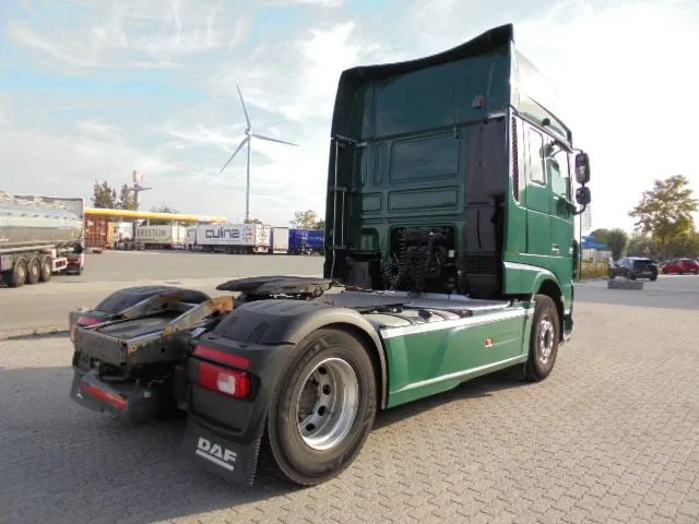 DAF XF 106.460 SUPER SPACE CAB - Cabeza tractora: foto 2 DAF XF 106.460 SUPER SPACE CAB - Cabeza tractora: foto 2