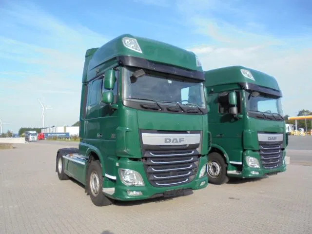 DAF XF 106.460 SUPER SPACE CAB - Cabeza tractora: foto 3 DAF XF 106.460 SUPER SPACE CAB - Cabeza tractora: foto 3