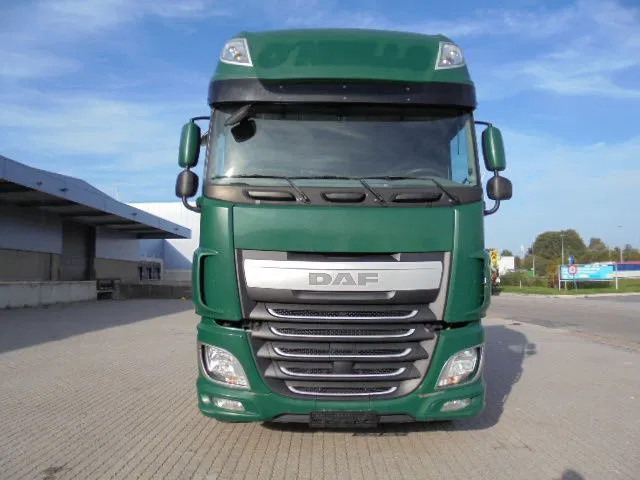 DAF XF 106.460 SUPER SPACE CAB - Cabeza tractora: foto 4 DAF XF 106.460 SUPER SPACE CAB - Cabeza tractora: foto 4