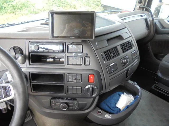 Cabeza tractora DAF XF 430: foto 9