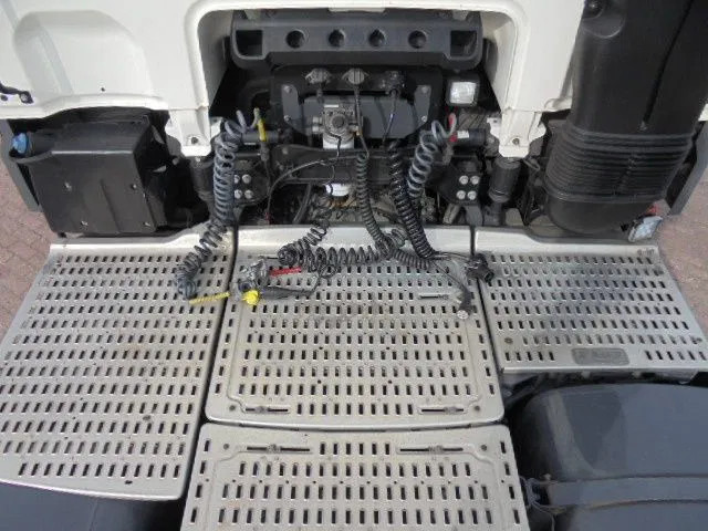 Cabeza tractora DAF XF 430: foto 15