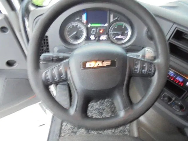 Cabeza tractora DAF XF 440: foto 12
