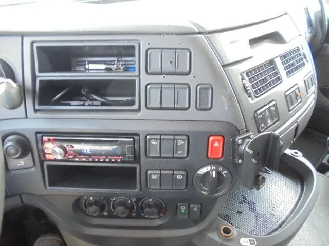 Cabeza tractora DAF XF 440: foto 13