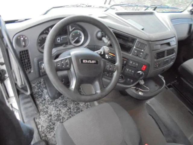 Cabeza tractora DAF XF 440: foto 9