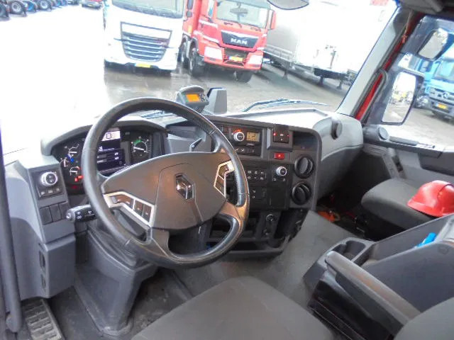 Foto del interior 2: Cabeza tractora Renault T460 + HIAB 158 E5