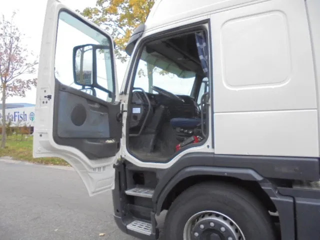 Volvo FM 400 GLOBETROTTER ADR NL TRUCK - Cabeza tractora: foto 5 Volvo FM 400 GLOBETROTTER ADR NL TRUCK - Cabeza tractora: foto 5