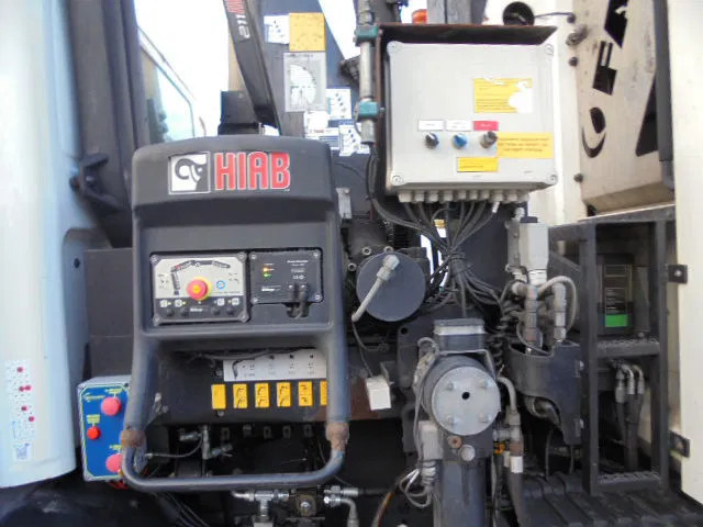 Camión de basura DAF CF 75.250 6X2: foto 18