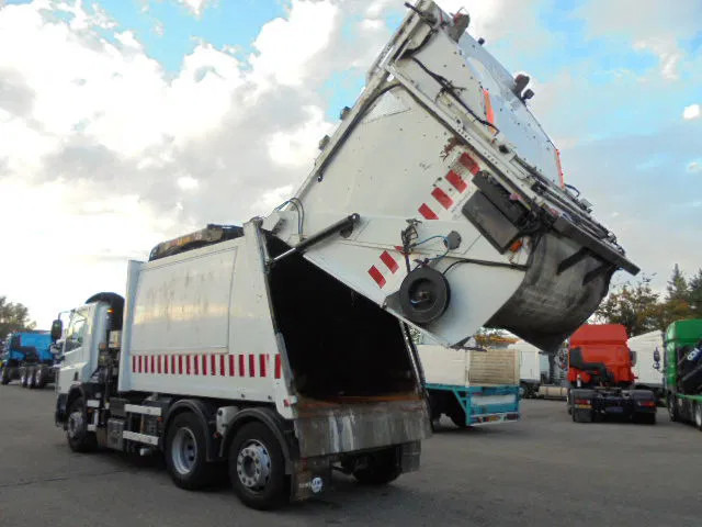 DAF CF 75.250 6X2 - Camión de basura: foto 4 DAF CF 75.250 6X2 - Camión de basura: foto 4