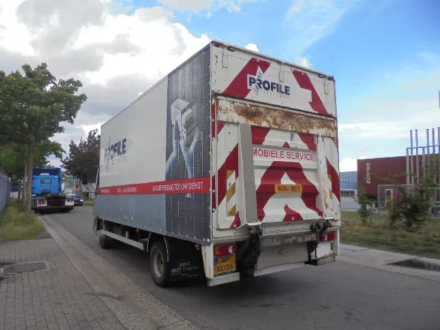 Camión caja cerrada DAF LF 45 150 NL TRUCK SERVICE TRUCK MET COMPRESSOR: foto 9