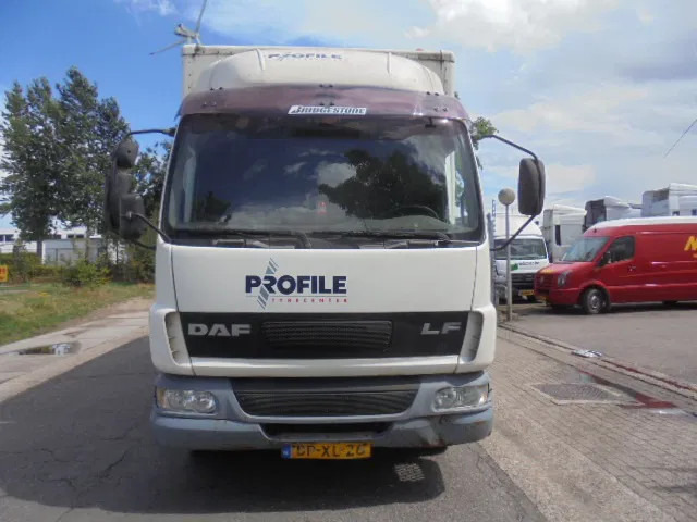 Camión caja cerrada DAF LF 45 150 NL TRUCK SERVICE TRUCK MET COMPRESSOR: foto 6