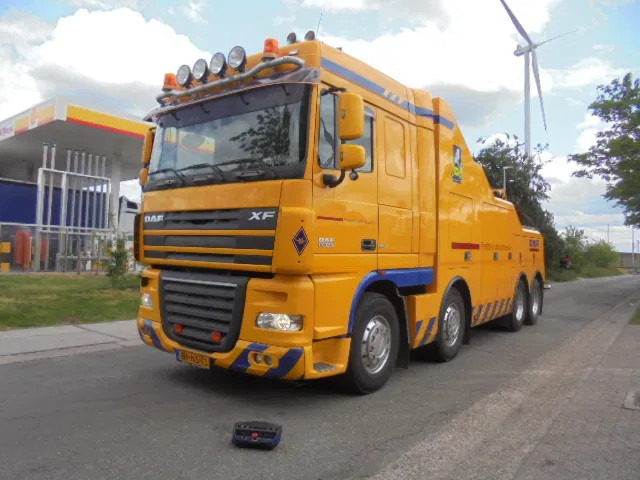 DAF XF 105 510 8X4 WRECKER - Grua de remolque autos: foto 1 DAF XF 105 510 8X4 WRECKER - Grua de remolque autos: foto 1