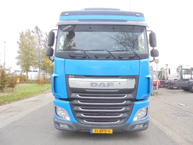 DAF XF 410 6X2 NL TRUCK TUV 03-26 - Camión lona: foto 2 DAF XF 410 6X2 NL TRUCK TUV 03-26 - Camión lona: foto 2