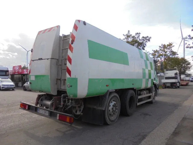 Iveco Stralis 270 - Camión cisterna: foto 4 Iveco Stralis 270 - Camión cisterna: foto 4
