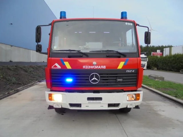 Mercedes-Benz 1124 F - Camión de bomberos: foto 2 Mercedes-Benz 1124 F - Camión de bomberos: foto 2