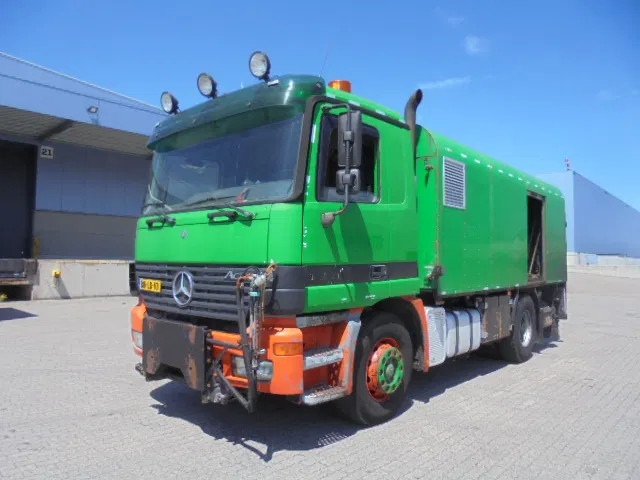 Mercedes-Benz Actros 1831 1831 Bitumensprayer - Camión cisterna: foto 1 Mercedes-Benz Actros 1831 1831 Bitumensprayer - Camión cisterna: foto 1