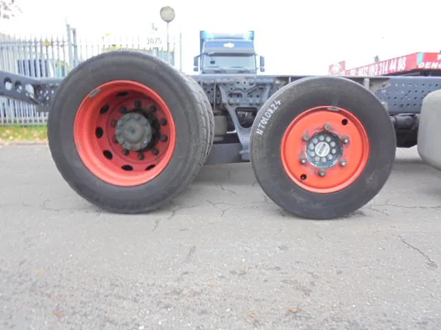 Mercedes-Benz Actros 2340 6X2 EUR 6 - Camión portavehículos: foto 4 Mercedes-Benz Actros 2340 6X2 EUR 6 - Camión portavehículos: foto 4